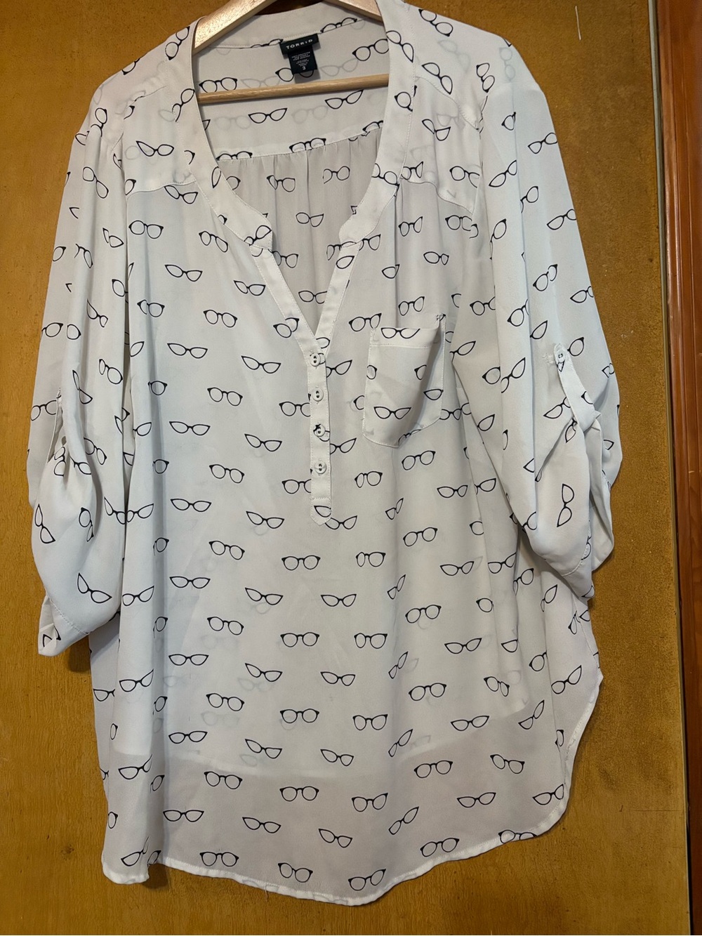 torrid white Top with Black Eyeglass Print
